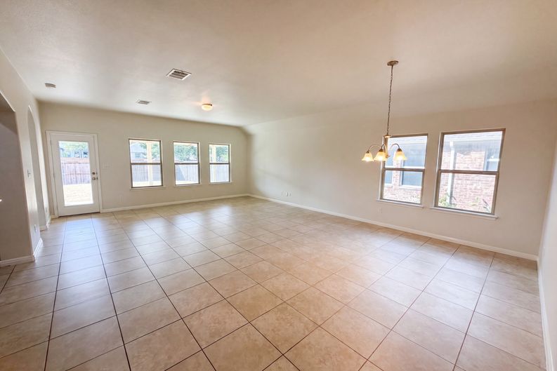 Photo 8 of 20 of 18320 Drecker Springs Ln, Pflugerville, TX