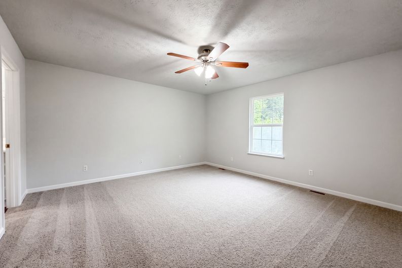 Photo 11 of 18 of 1023 Kaity Brooke Dr, Portland, TN
