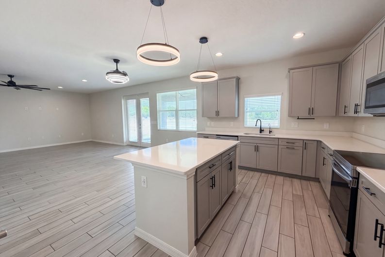 Photo 9 of 29 of 4510 Penkert Pl, Lakeland, FL