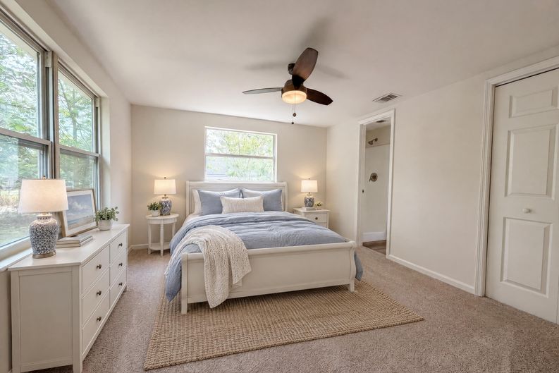 Photo 4 of 19 of 7008 Thurston Rd, Jacksonville, FL