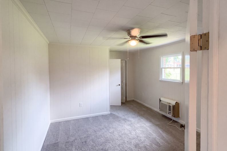 Photo 8 of 19 of 112 Sherard Ave, Ninety Six, SC