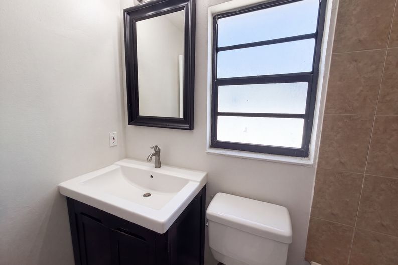 Photo 12 of 17 of 9507 Letterstone Ct, Tampa, FL