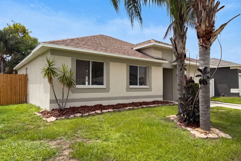 Photo 19 of 22 of 13236 Pike Lake Dr, Riverview, FL