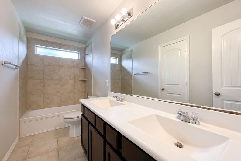 Photo 14 of 17 of 18813 Genova Bay Ct, New Caney, TX