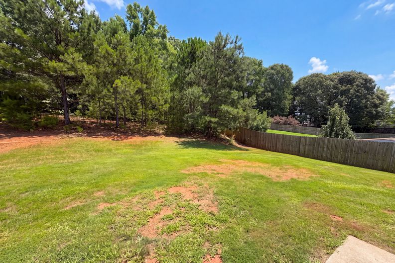 Photo 29 of 33 of 1672 Bennett Dr, McDonough, GA
