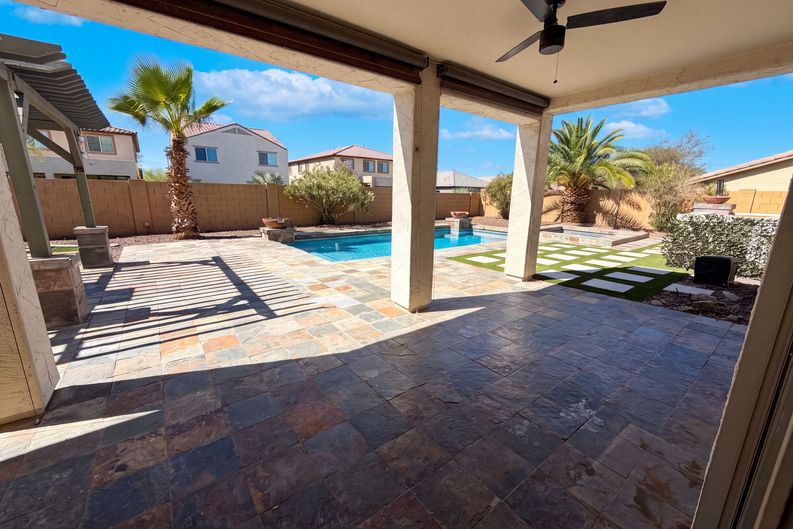 Photo 31 of 35 of 17645 W Hale Bopp Dr, Goodyear, AZ