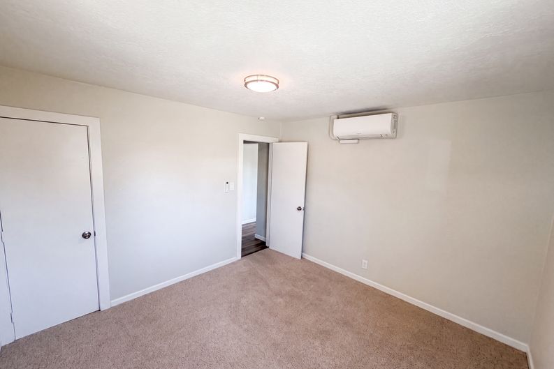 Photo 10 of 19 of 1374 El Nita Ln, Hemet, CA