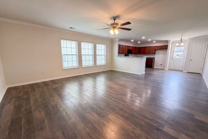 Photo 3 of 17 of 211 Emerald Isle Dr, Moncks Corner, SC