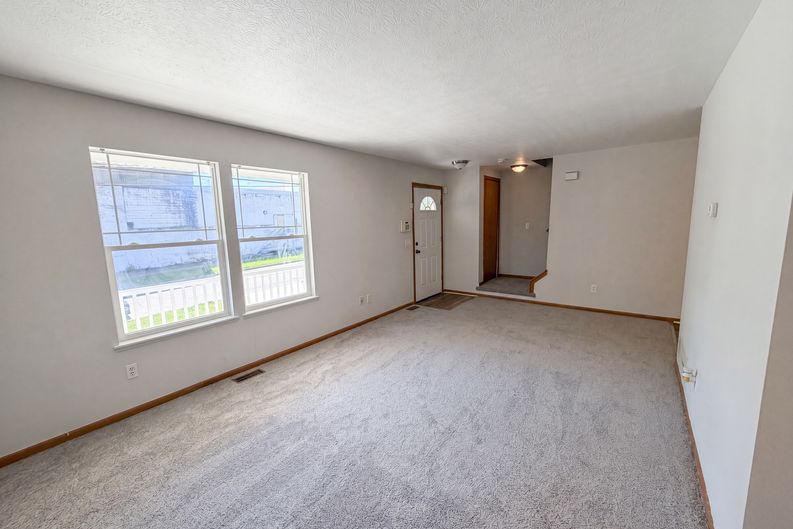Photo 13 of 19 of 1004 Bellows St, Akron, OH