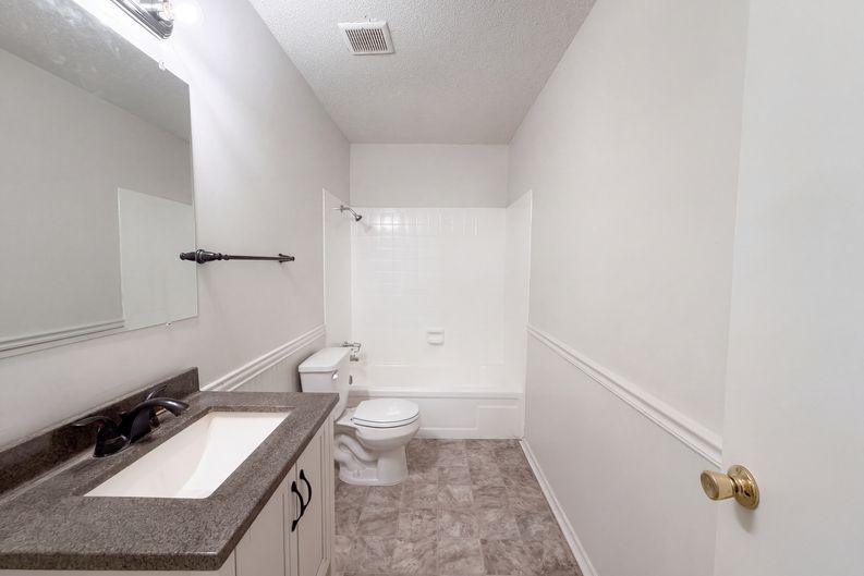 Photo 12 of 17 of 2105 Kirk Ave, Killeen, TX
