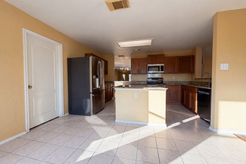 Photo 6 of 19 of 121 Springtree Fld, Cibolo, TX