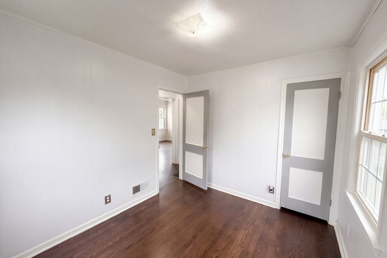 Photo 7 of 15 of 10308 E 39th St, Kansas City, MO