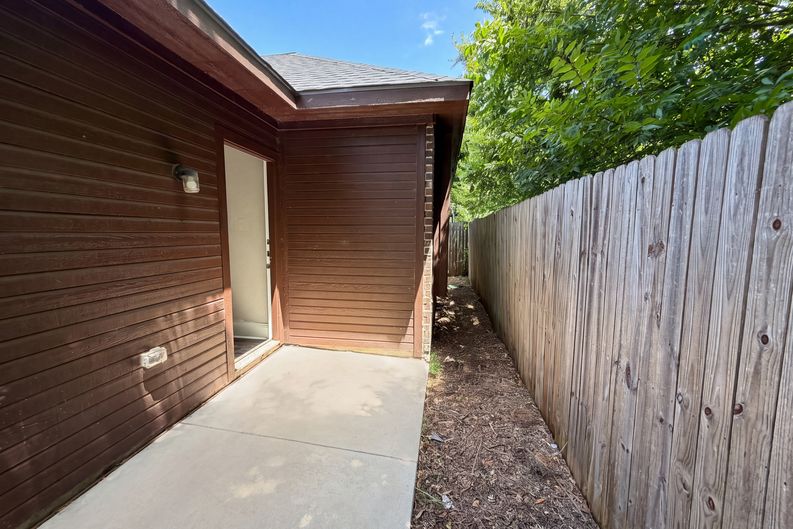 Photo 18 of 19 of 101 Griffin St, Waxahachie, TX