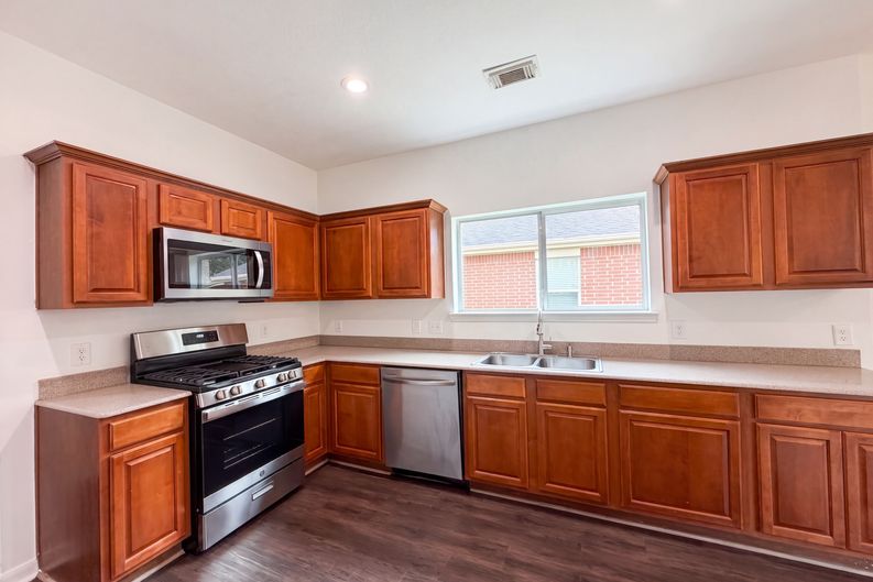 Photo 11 of 26 of 1942 Bevington Oaks Cir, Katy, TX