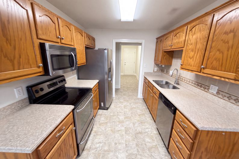 Photo 15 of 19 of 2037 Olde Towne Dr, Monroe, NC