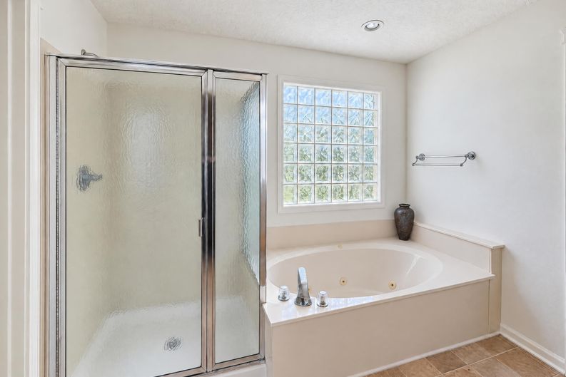 Photo 11 of 28 of 9113 Tenor Way, Indianapolis, IN