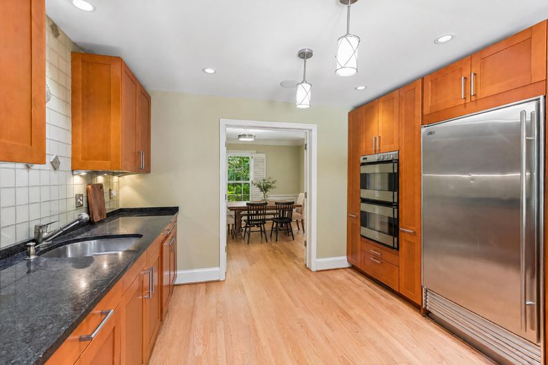 Photo 68 of 87 of 3135 Spalding Dr, Sandy Springs, GA