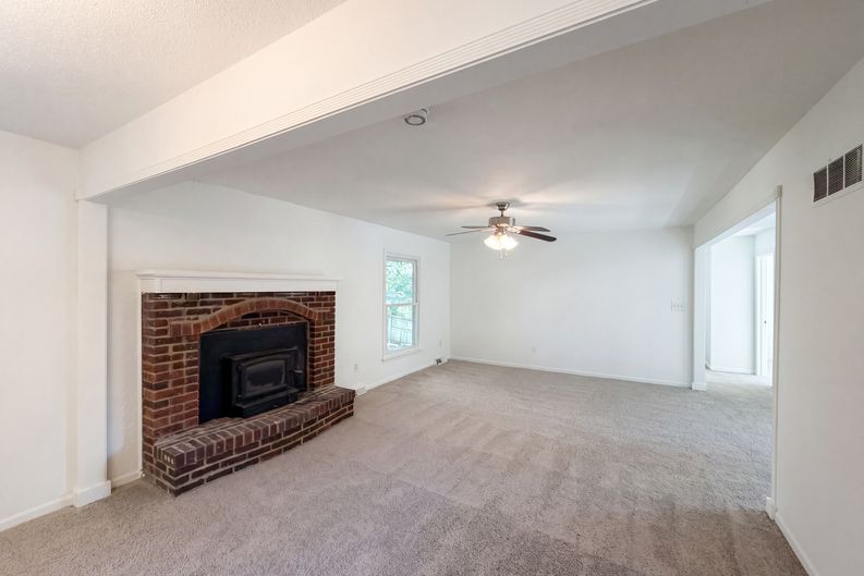 Photo 14 of 21 of 205 NE 1st Street Ter, Blue Springs, MO