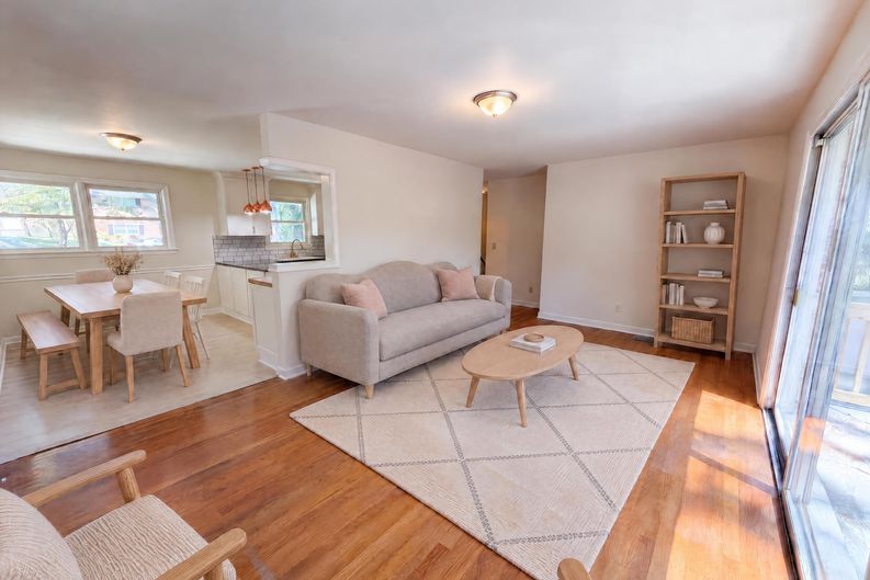 Photo 4 of 25 of 3022 Lindenwood Dr, Columbia, SC