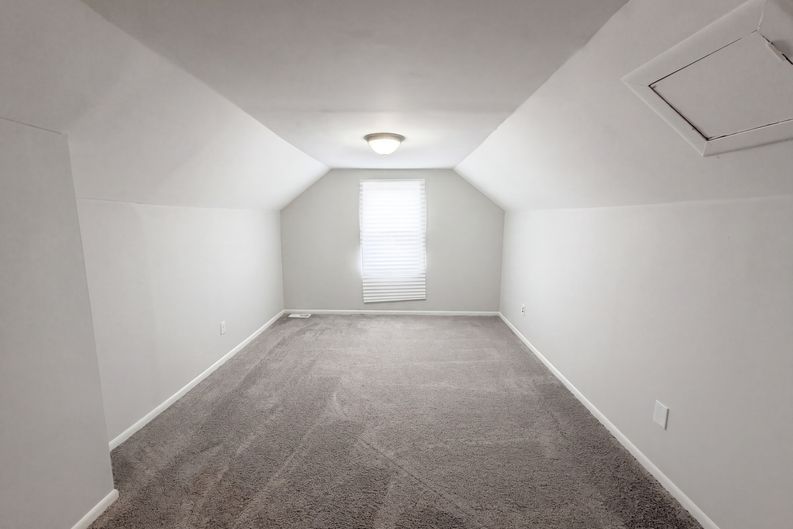 Photo 8 of 19 of 26311 Hopkins St, Inkster, MI