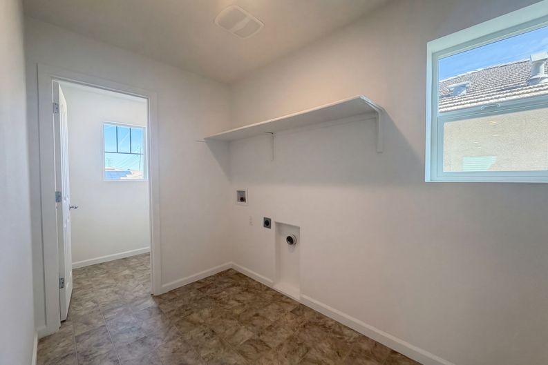 Photo 42 of 46 of 1176 Willow Hill Ave, Sacramento, CA