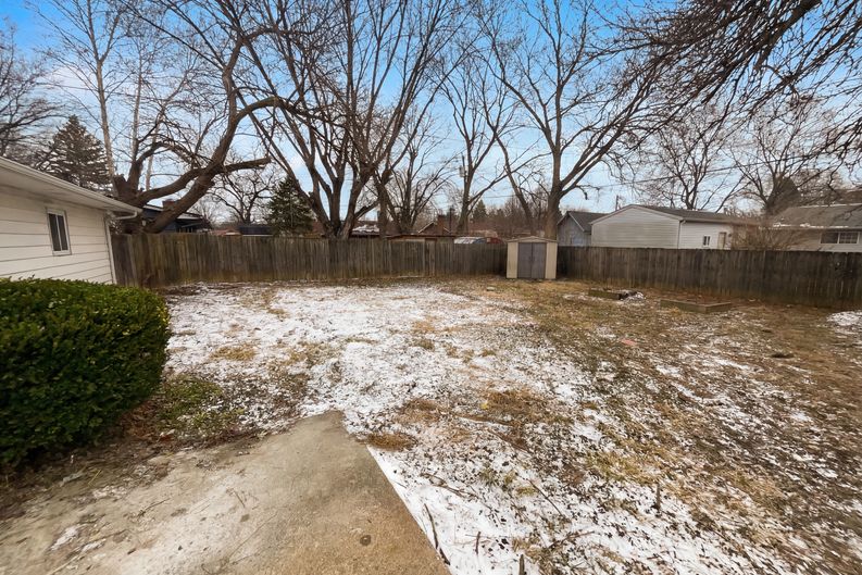 Photo 16 of 18 of 3011 Cameron St, Indianapolis, IN