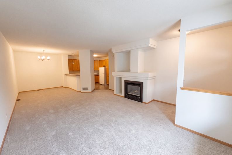 Photo 3 of 17 of 3130 Juniper Ln, Woodbury, MN