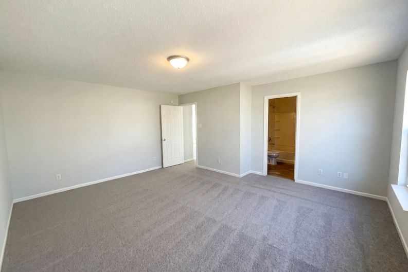 Photo 4 of 20 of 8843 Cardinal Flower Ln, Indianapolis, IN