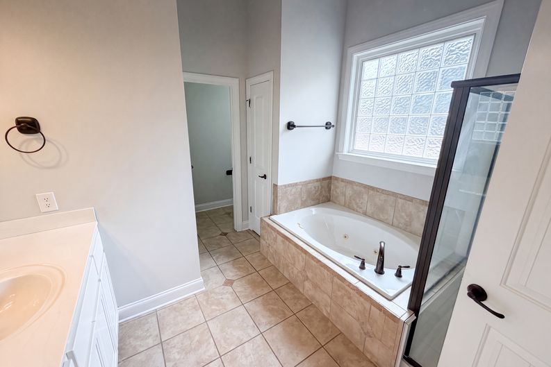 Photo 15 of 27 of 212 Westwind Dr, Newnan, GA