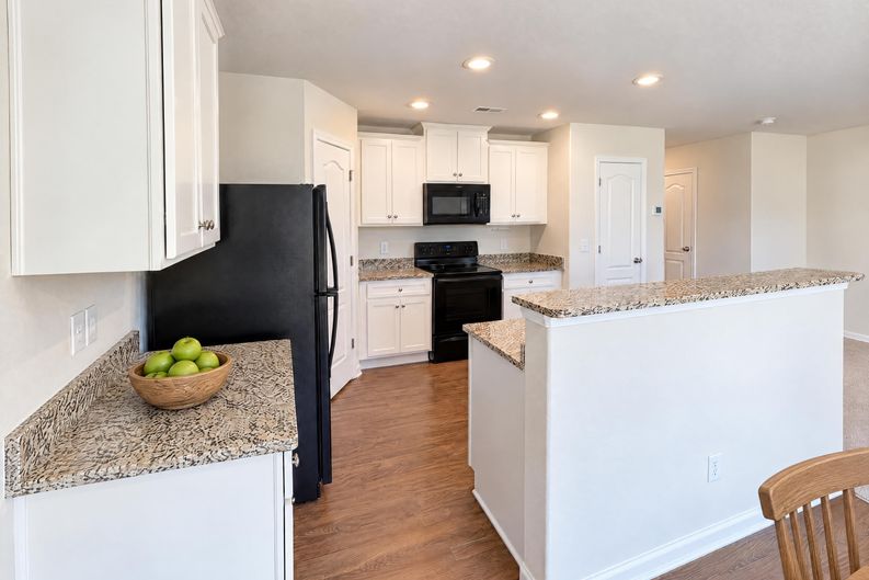 Photo 6 of 21 of 3306 Ellingford Rd, Charlotte, NC