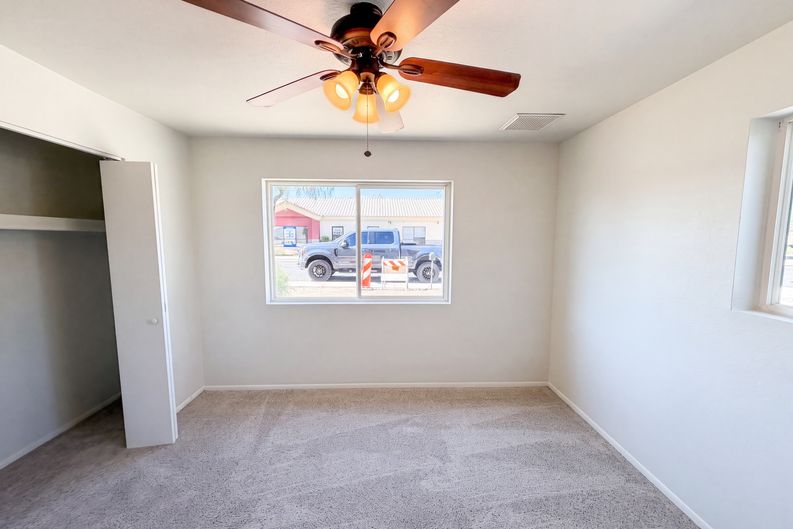Photo 15 of 25 of 5908 W Calavar Rd, Glendale, AZ