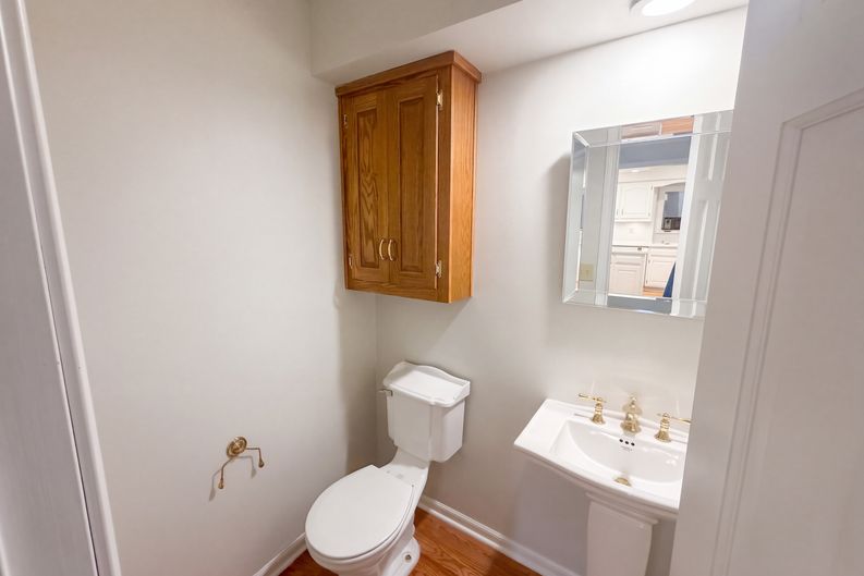 Photo 19 of 47 of 12600 Pawnee Ln, Leawood, KS
