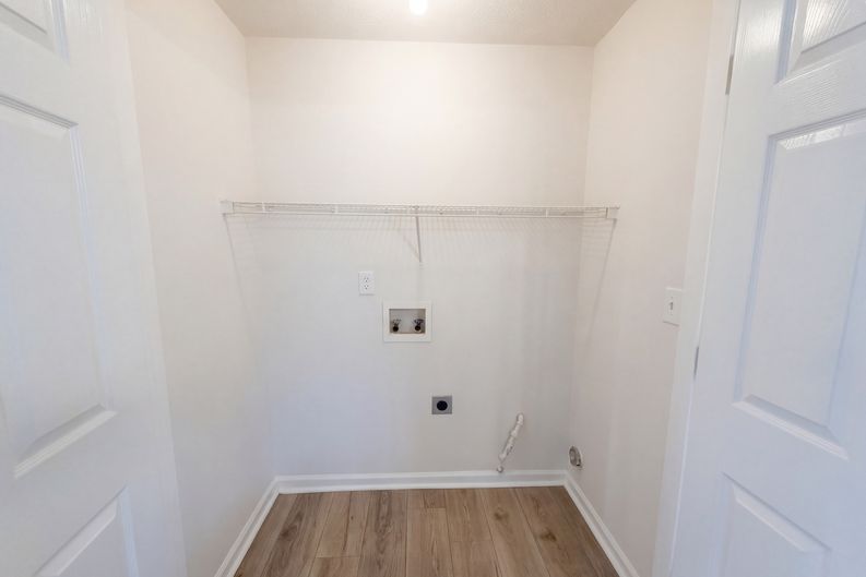 Photo 16 of 19 of 2840 Meridian Dr, Dacula, GA