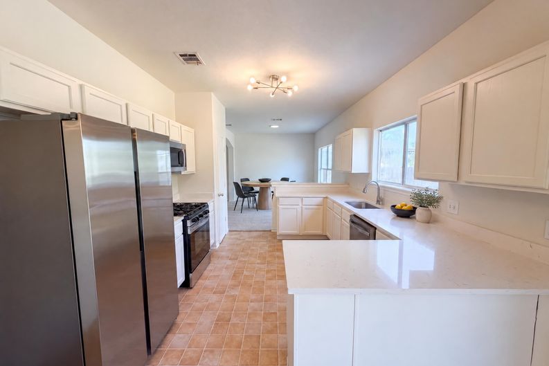 Photo 8 of 20 of 710 Encanto Dr, Leander, TX