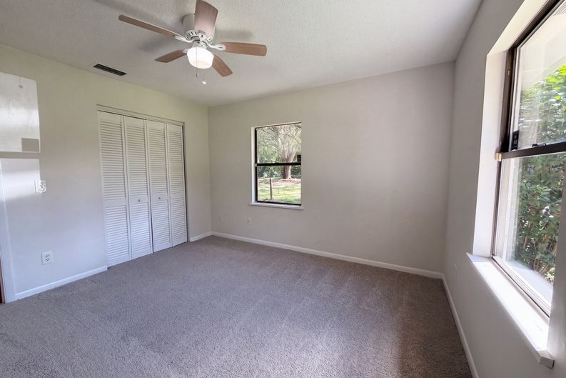 Photo 13 of 24 of 7023 Shindler Dr, Jacksonville, FL