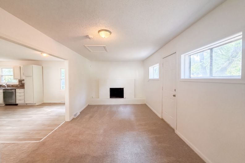 Photo 6 of 22 of 11121 Herrick Ave, Kansas City, MO