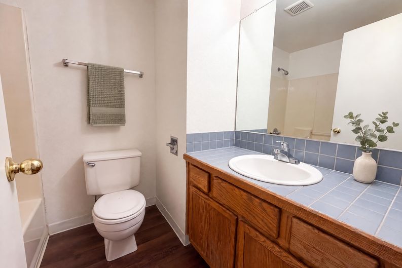 Photo 13 of 16 of 845 SE 8th St, Gresham, OR