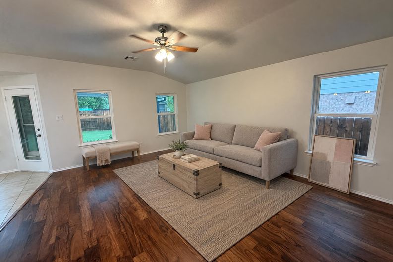 Photo 3 of 15 of 509 Paso Fino Trl, Cedar Park, TX