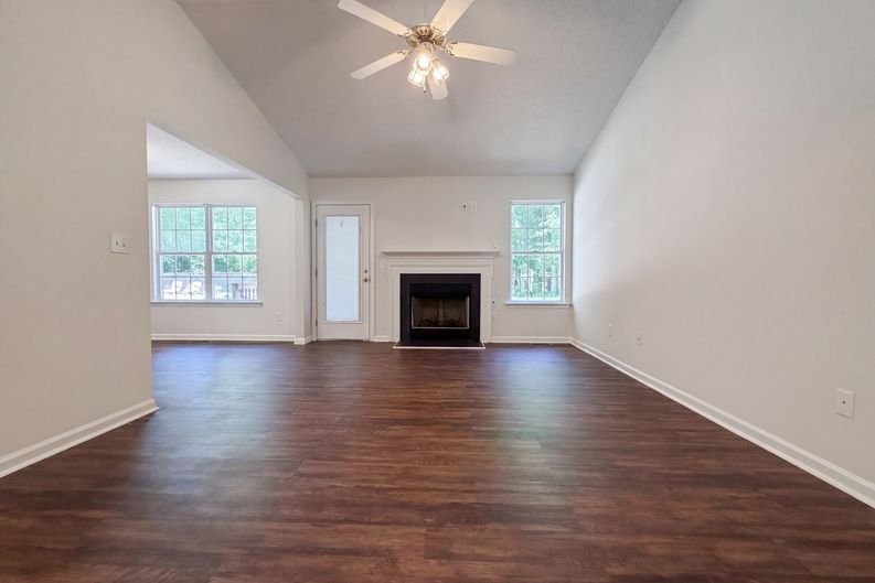 Photo 3 of 20 of 301 Hocutt Dr, Clayton, NC