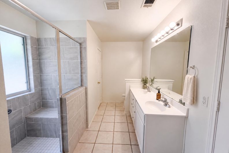 Photo 10 of 17 of 3707 Gowen Ct, Killeen, TX