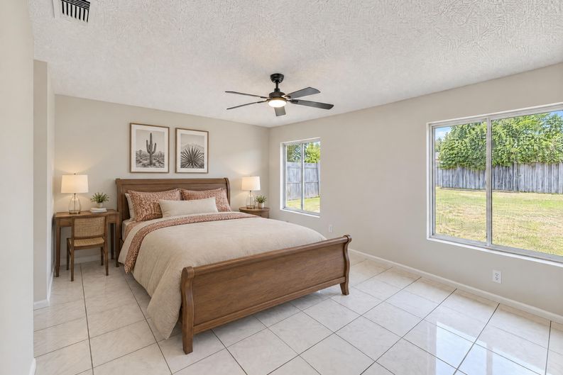 Photo 4 of 22 of 1572 Deerfield Ave, Deltona, FL