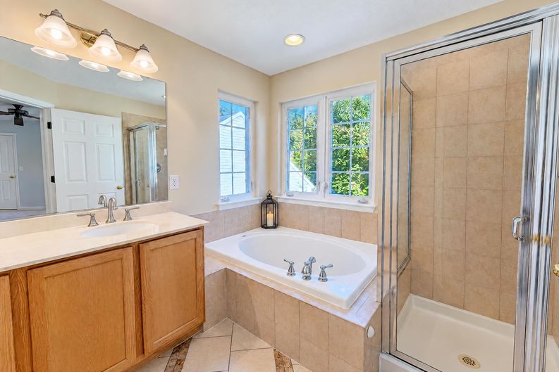 Photo 11 of 23 of 5240 Terrace Ridge Dr, Milford, OH