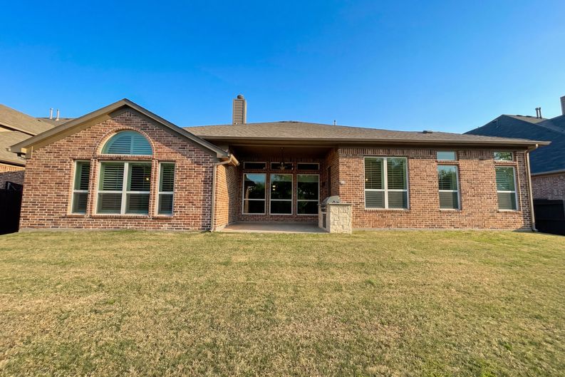 Photo 5 of 24 of 4157 Chantilly Ln, Frisco, TX