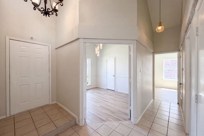 Photo 9 of 25 of 713 Lake Bluff Dr, Flower Mound, TX