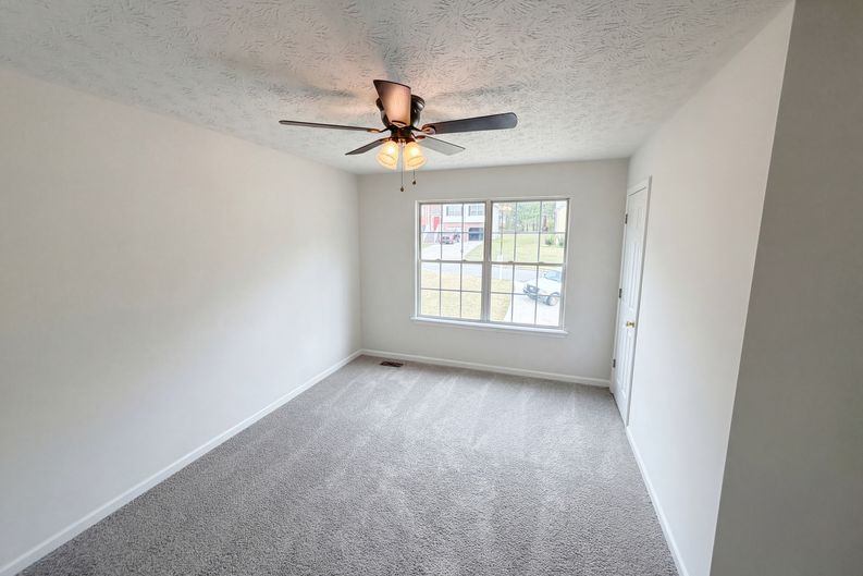 Photo 12 of 23 of 4067 Lions Gate, Douglasville, GA