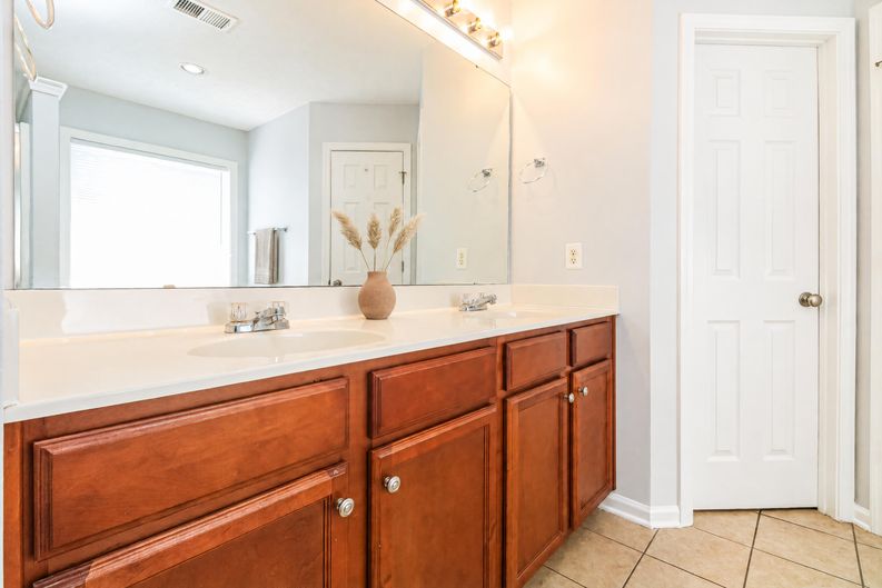 Photo 10 of 18 of 247 Brooksdale Dr, Columbia, SC
