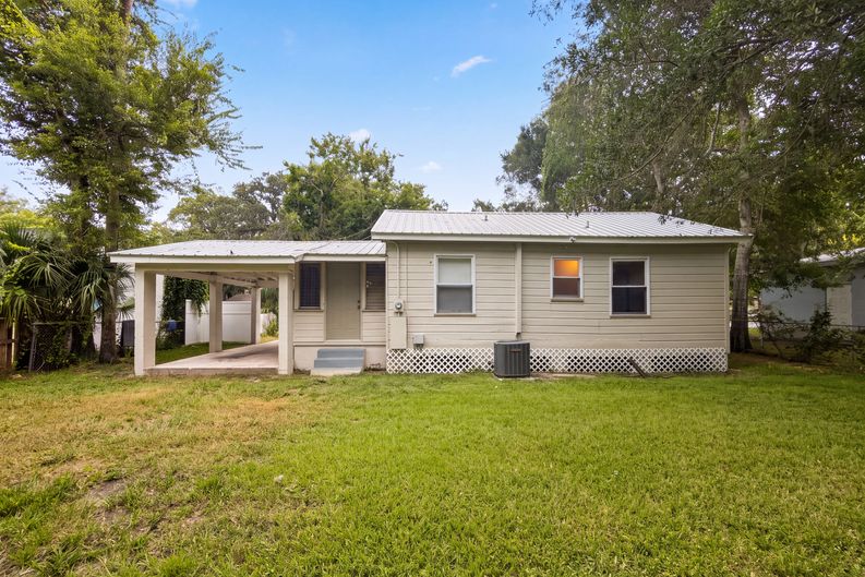 Photo 5 of 20 of 706 Flanders Ave, Daytona Beach, FL