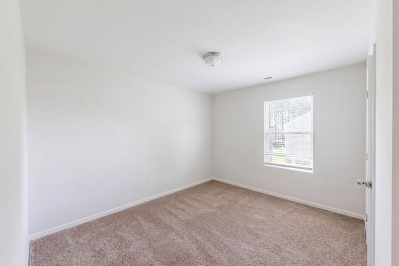 Photo 12 of 16 of 4066 Calloway Rd, Raeford, NC