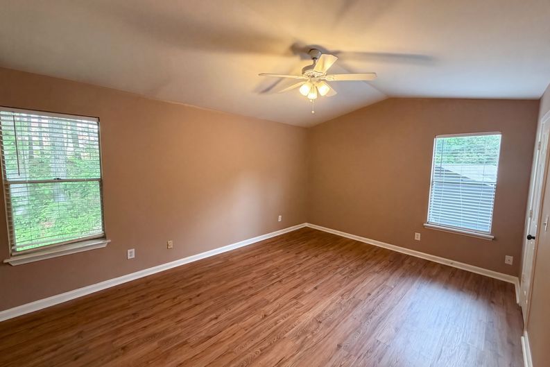 Photo 4 of 19 of 7020 Greenbower Ln, Atlanta, GA