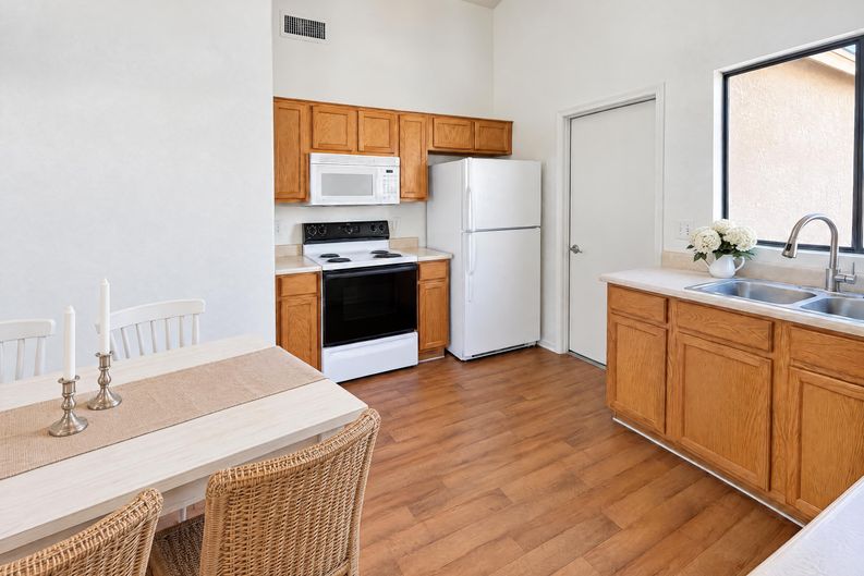 Photo 7 of 23 of 6013 S Galiuro Dr, Tucson, AZ